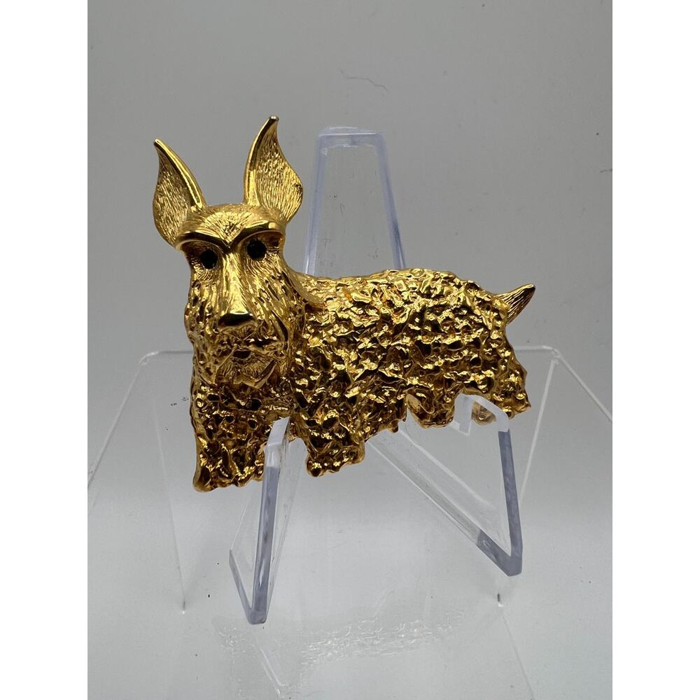 Vintage Gold Tone Scotty Dog Brooch Green Rhinestone Eyes Textured Terrier‎ Pin